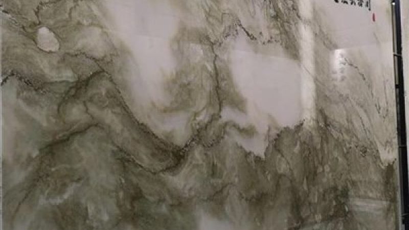 环氧树脂翻新法：适用于磨损较轻的旧水磨石地面。具体步骤如下：