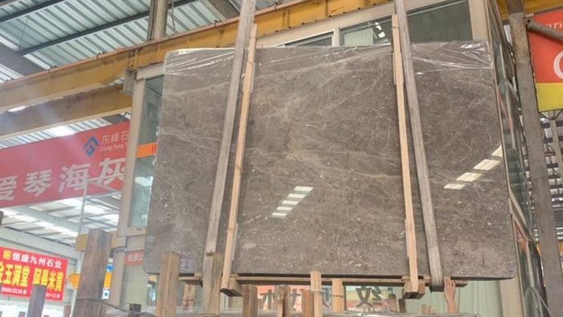 石英石台面与岩板耐高温对比：揭秘两种台面的性能差异