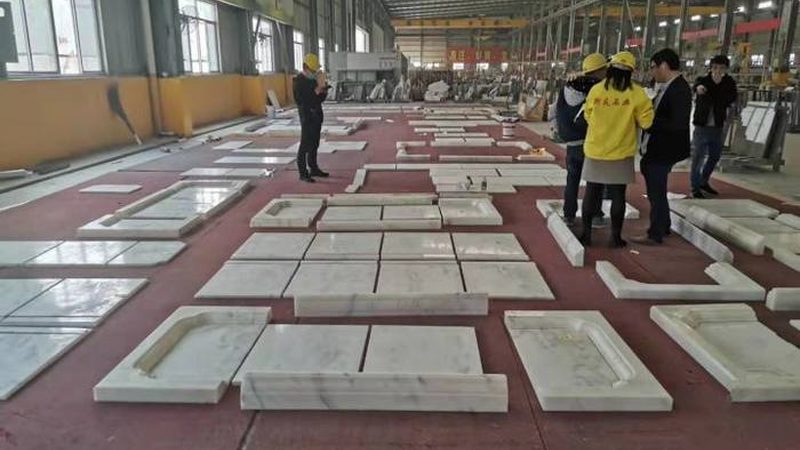 微晶石与岩板：材质之别，应用之道